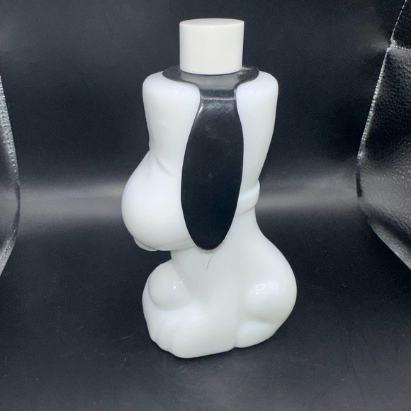 Pristine Vintage Avon Snoopy Milkglass Excalibur Aftershave Bottle - Picture 1 of 8